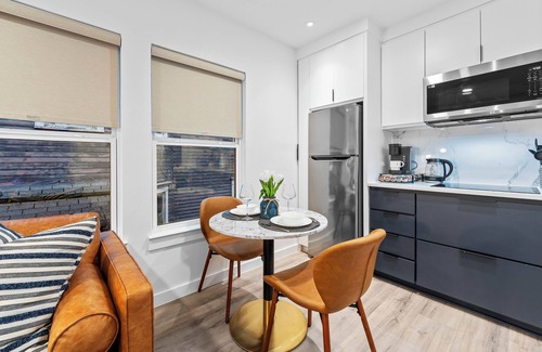 Oak Cliff Apartment | Prime Location: Stylish 1BR Retreat in Bishop Arts