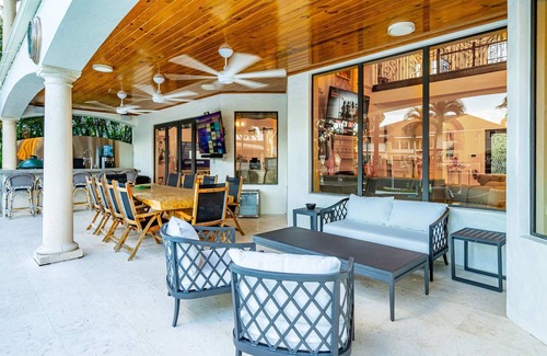 East Fort Lauderdale House | Prime Location Ultra-Lux Ft Lauderdale Oasis Awaits
