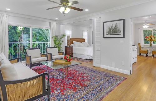 The Flats Apartment | Prime Northside Beverly Hills Guesthouse