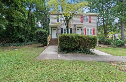Southwest Raleigh House | Prime Raleigh Duplex Stay B