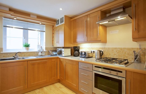 Carbis Bay Apartment | Prime seaside location, wonderful sea terrace, car parking, Wifi
