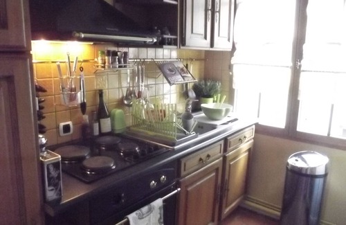 Honfleur Apartment | PRIME VIEW on OLD HARBOUR. Refurbished. Wifi, GARAGE on option, Cleaning +linen