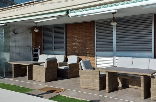 Sitges Apartment | Primera Línea de Mar, Jardín Privado y Piscina