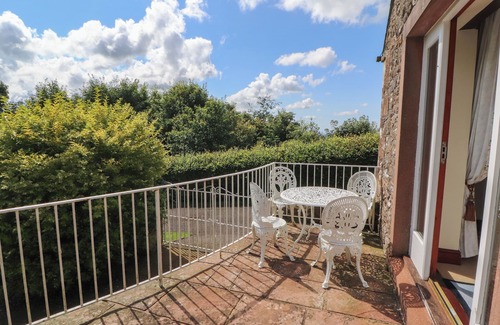 Wigton Cottage | PRIMROSE COTTAGE, character holiday cottage in Caldbeck