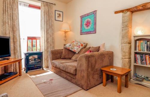 Huntshaw House | Primrose Cottage