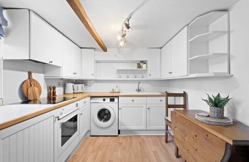 Holestone Moor House | Primrose Cottage