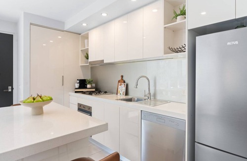Caulfield South Apartment | Princes Park Getaway