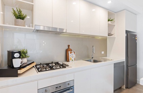 Caulfield South Apartment | Princes Park Getaway
