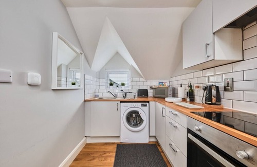 Portrush Apartment | Princess Green 3~ Stylish Retreat by HarbourandBars