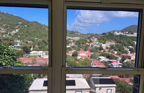 Rosendal Apartment | Prindsens Gade Cozy 1-bedroom apartment in lovely Charlotte Amalie with AC, WiFi