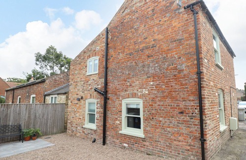 Alford Cottage | PRINTERS COTTAGE, pet friendly, character holiday cottage in Alford
