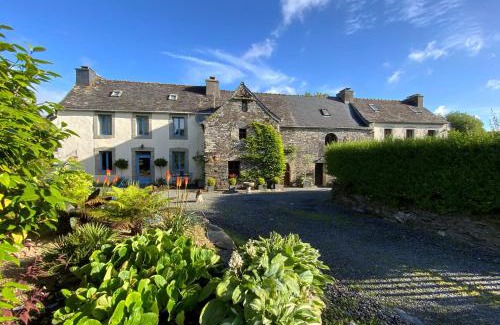 Sizun House | Priory at Kergudon Gîtes, Family gîte with pool
