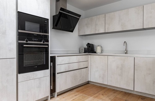 Kilburn Apartment | Priory Road III by onefinestay