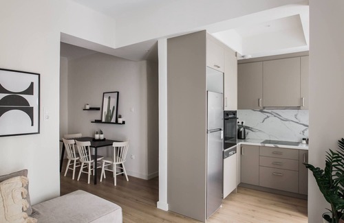 Ampelokipoi Apartment | Pristine 1BR Apartment in Ampelokipoi Area