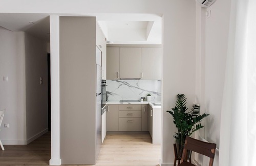 Ampelokipoi Apartment | Pristine 1BR Apartment in Ampelokipoi Area