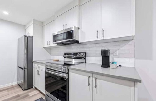 Calgary Apartment | Pristine 2 bedroom basement