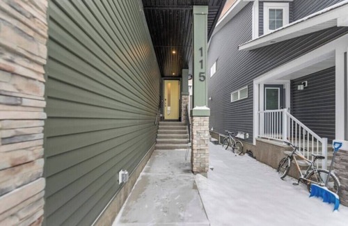Calgary Apartment | Pristine 2 bedroom basement