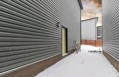 Calgary Apartment | Pristine 2 bedroom basement