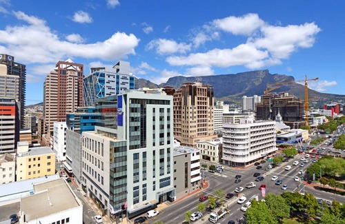 Cape Town City Centre Apartment | Pristine Apartment in the Heart of Cape Town