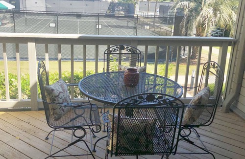 Seabrook Island Villa | PRISTINE BEACH, GOLF, TENNIS! BEAUTIFUL AND SPACIOUS 2BR COURTSIDE VILLA!