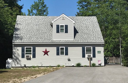 Limerick House | Pristine Lakefront Home on Sokokis Lake