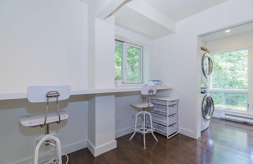 Montauk House | Pristine Modern Beachhouse; 5 min walk to beach