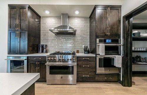 Truckee House | Pristine Mountain Home, Schaffers Mill Golf, Ski & Club Amenities! Lake Tahoe