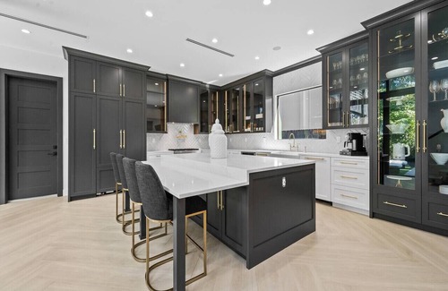 Victoria Park House | PRISTiNE New Build Mansion! 2 Masters&Heated Pool