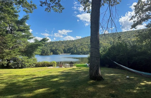 Newbury House | Pristine Renovated Waterfront Retreat