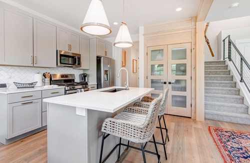 Deer Mountain House | Pristine three-level townhouse with private hot tub, washer/dryer - dog-friendly