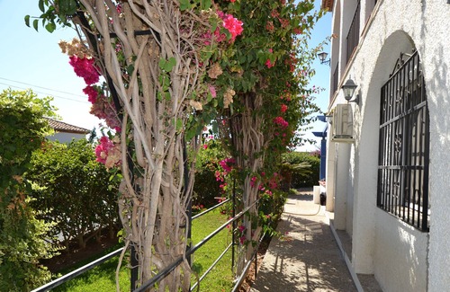 Salobrena Apartment | Pristine Two Bed Apartment for Great Summer Holidays or Long, Cozy Winter Breaks