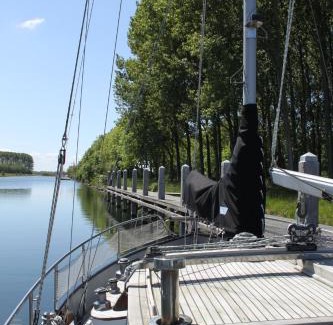 Municipality of Noord-Beveland Bed & Breakfast | Privé B&B Zeilboot Noorderlicht