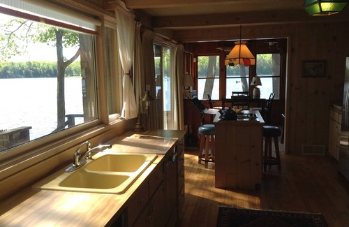 Arbor Vitae Cabin | Privacy, Peacefulness, Paradise - A Rare and Exclusive Cabin Retreat.