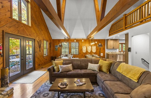 Rockbridge Cabin | Privacy plus Fun: Pool Table, Shuffleboard, Foosball, Darts, Ping Pong & More