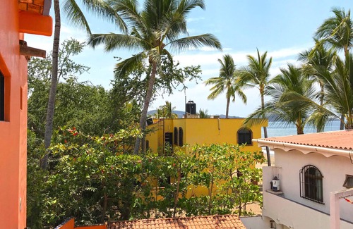 Lo de Marcos Apartment | Privacy with sea breezes and beach side views