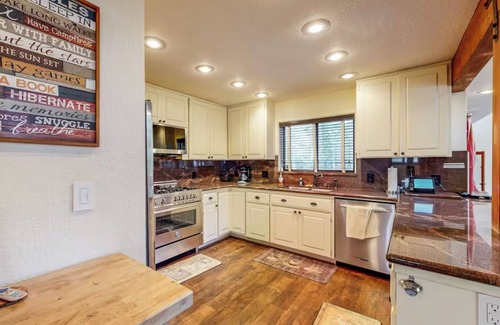 Talmont House | Private 1 Acre Twin Peaks Estate, Private 1 Acre Twin Peak Estate