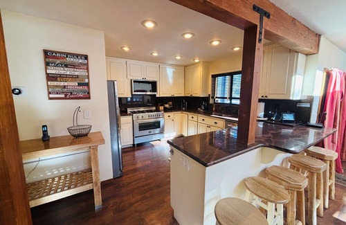 Talmont House | Private 1 Acre Twin Peaks Estate, Private 1 Acre Twin Peak Estate
