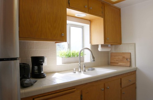 La Crescenta-Montrose Apartment | Private 1 bed/1 bath with BBQ and small laundry and mountain views