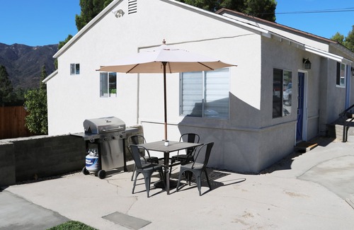 La Crescenta-Montrose Apartment | Private 1 bed/1 bath with BBQ and small laundry and mountain views