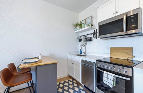 Clovis House | Private 1-Bed Modern BoHo Chic Styled Residence