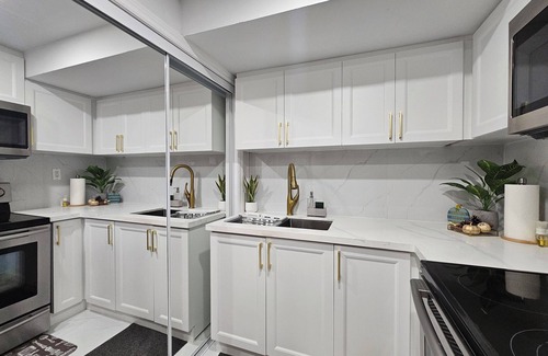 Dean Park Apartment | Private 1 Bedroom Ensuite Apartment