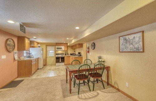 Deadwood Apartment | Private 1 bedroom Hilltop Apartment near skiing, Deadwood, & 4X4 Trails