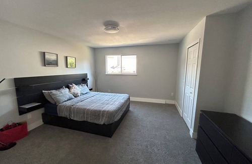 Coquitlam House | Private 1-Bedroom Home with Dedicated Office