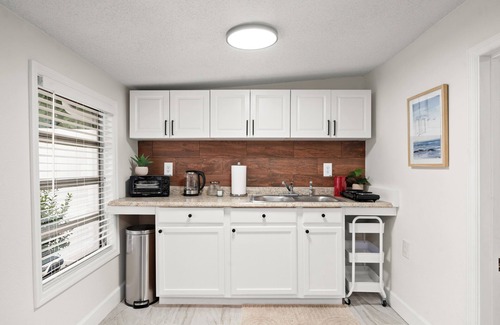 Tampa Heights Apartment | Private 1BR Apartment behind New Build Bungalow in Tampa Heights!