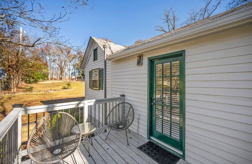 Norcross House | Private 1BR Cottage In Downtown Historic Norcross
