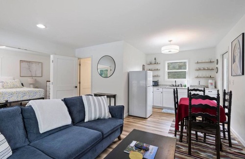 Conestee House | Private 1BR Guest House w/Pool & Kitchen