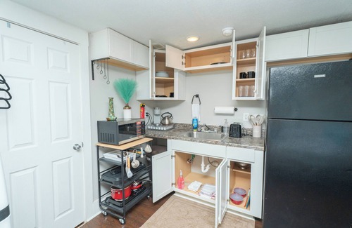 Fountain Square Apartment | Private 1BR, Monthly Stays, Pups Welcome