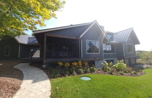 Harbor Springs Cottage | Private 2 Bedroom-3 Bed Cottage in Harbor Springs! Stay at True North Golf Club
