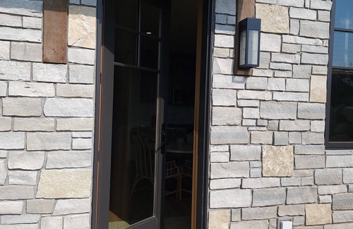 Harbor Springs Cottage | Private 2 bedroom-4 bed Cottage in Harbor Springs! Stay at True North Golf Club