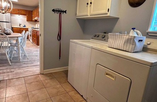 Long Beach House | Private 2 bedroom 1.5 bathroom home w/large fenced yard. Fast WiFi. Pets ok.